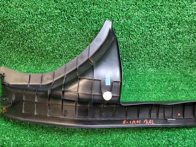 bontott SUZUKI S-CROSS Bal hátsó Belső Küszöb Burkolat