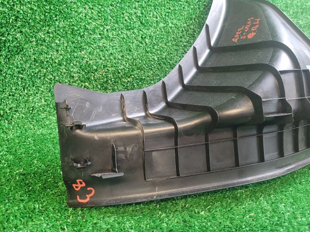 bontott SUZUKI S-CROSS Bal hátsó Belső Küszöb Burkolat