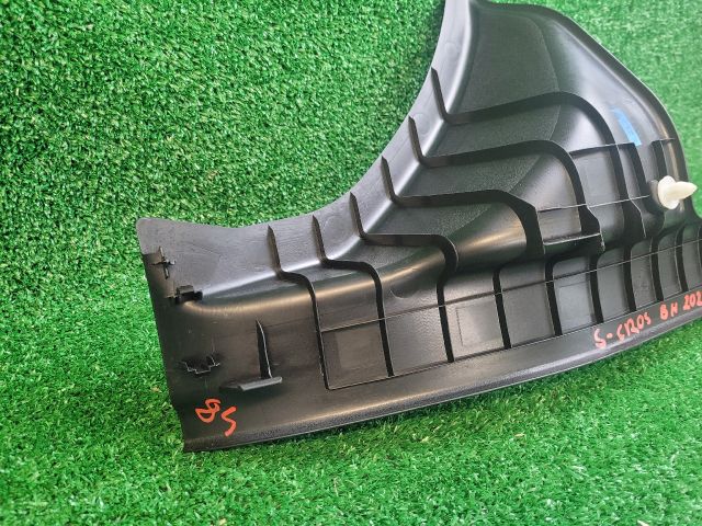 bontott SUZUKI S-CROSS Bal hátsó Belső Küszöb Burkolat