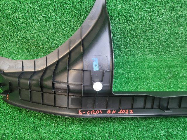 bontott SUZUKI S-CROSS Bal hátsó Belső Küszöb Burkolat
