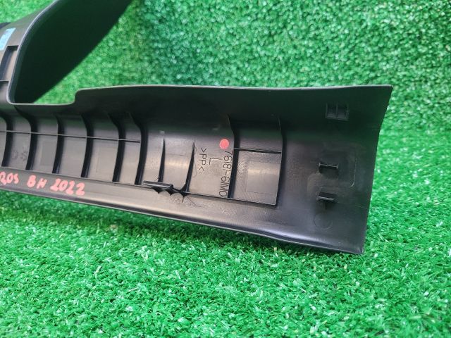 bontott SUZUKI S-CROSS Bal hátsó Belső Küszöb Burkolat