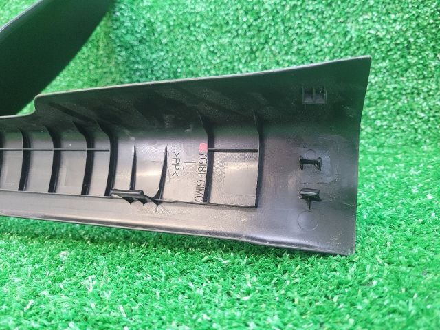 bontott SUZUKI S-CROSS Bal hátsó Belső Küszöb Burkolat