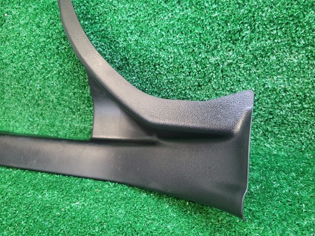 bontott SUZUKI S-CROSS Bal hátsó Belső Küszöb Burkolat