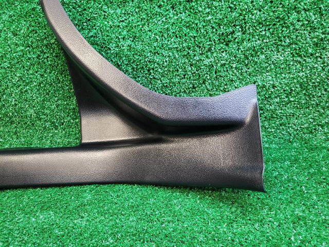 bontott SUZUKI S-CROSS Bal hátsó Belső Küszöb Burkolat