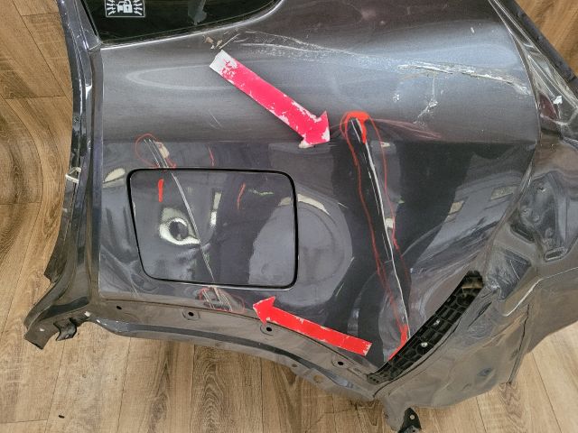 bontott SUZUKI S-CROSS Bal hátsó Negyed Karosszéria Csomag