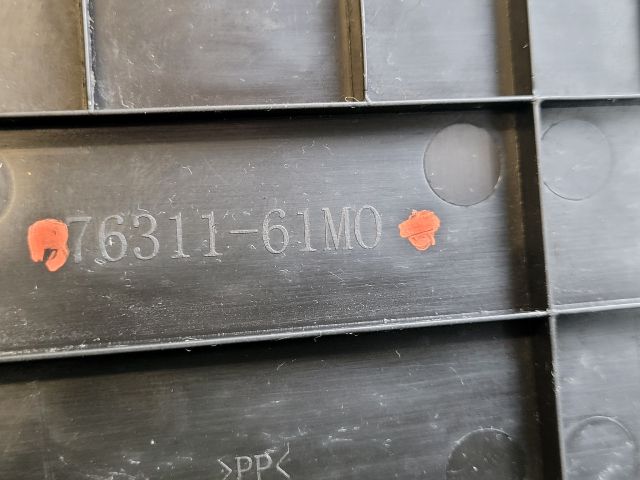 bontott SUZUKI S-CROSS Bal hátsó Tároló Rekesz Fedél