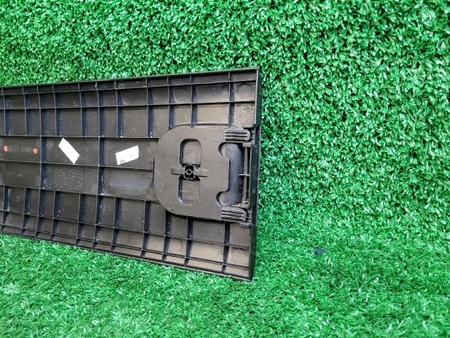 bontott SUZUKI S-CROSS Bal hátsó Tároló Rekesz Fedél