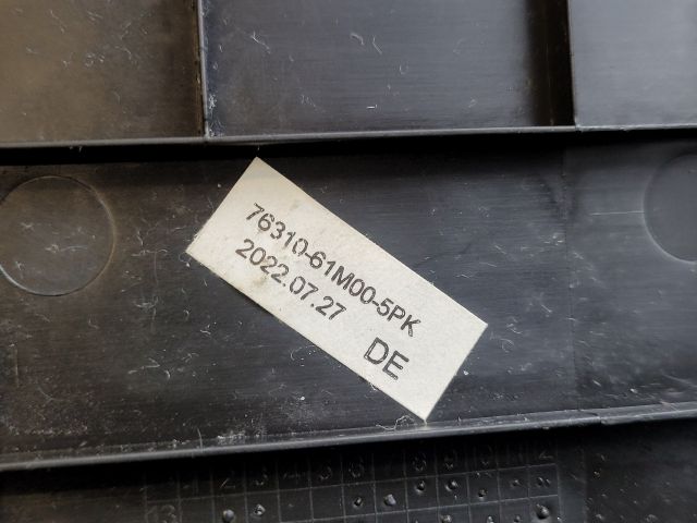 bontott SUZUKI S-CROSS Bal hátsó Tároló Rekesz Fedél