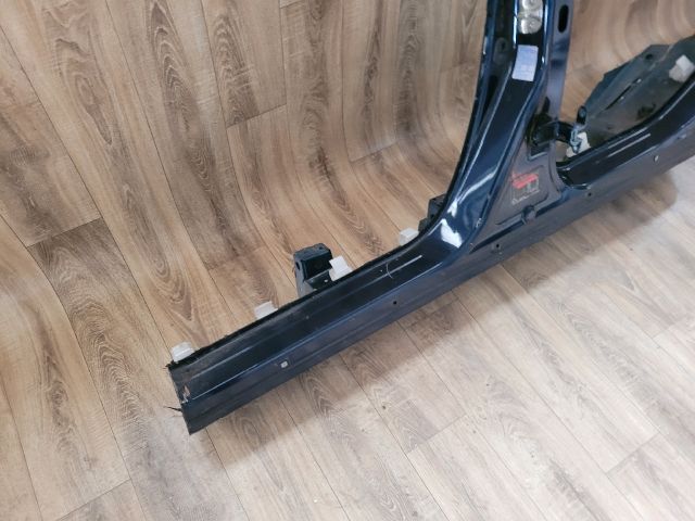 bontott SUZUKI S-CROSS Bal Küszöb