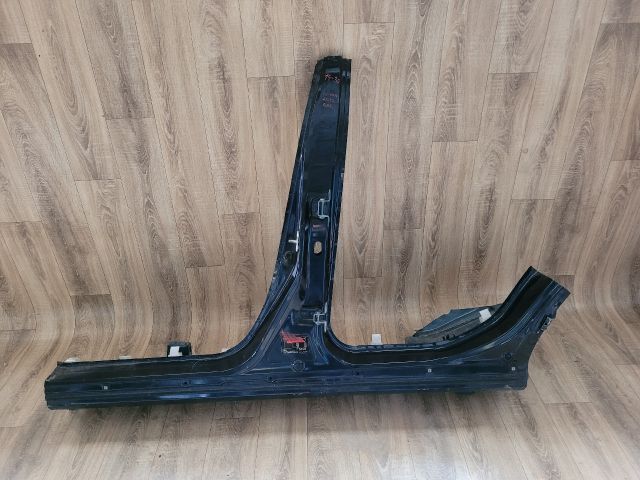 bontott SUZUKI S-CROSS Bal Küszöb