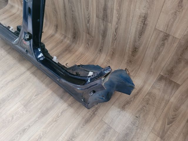 bontott SUZUKI S-CROSS Bal Küszöb