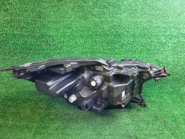 bontott SUZUKI S-CROSS Bal Ledes Fényszóró