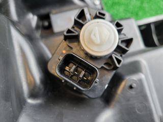 bontott SUZUKI S-CROSS Bal Ledes Fényszóró