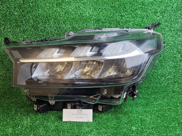 bontott SUZUKI S-CROSS Bal Ledes Fényszóró