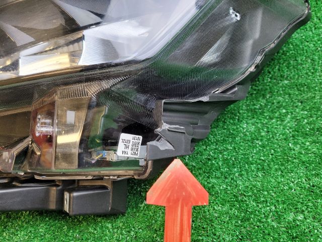 bontott SUZUKI S-CROSS Bal Ledes Fényszóró