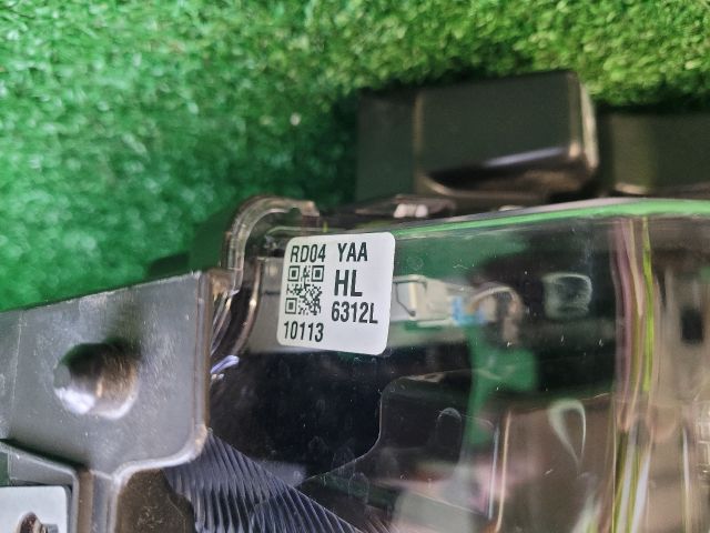 bontott SUZUKI S-CROSS Bal Ledes Fényszóró