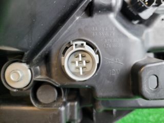 bontott SUZUKI S-CROSS Bal Ledes Fényszóró