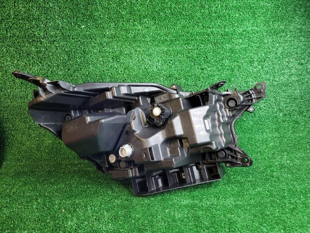 bontott SUZUKI S-CROSS Bal Ledes Fényszóró