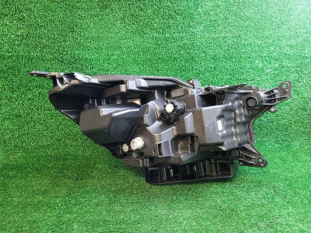 bontott SUZUKI S-CROSS Bal Ledes Fényszóró