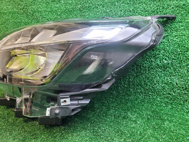 bontott SUZUKI S-CROSS Bal Ledes Fényszóró