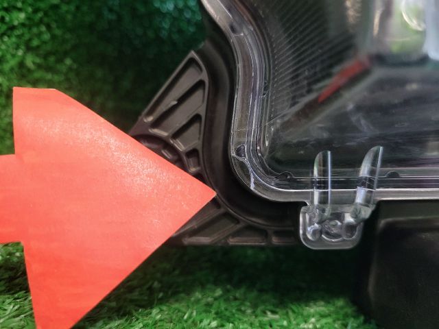 bontott SUZUKI S-CROSS Bal Ledes Fényszóró