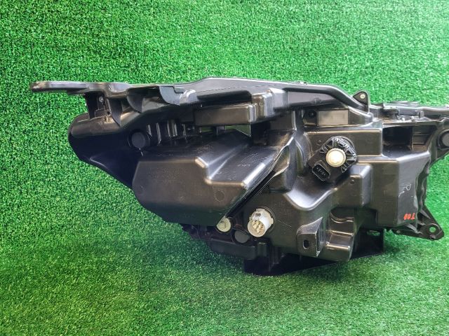 bontott SUZUKI S-CROSS Bal Ledes Fényszóró