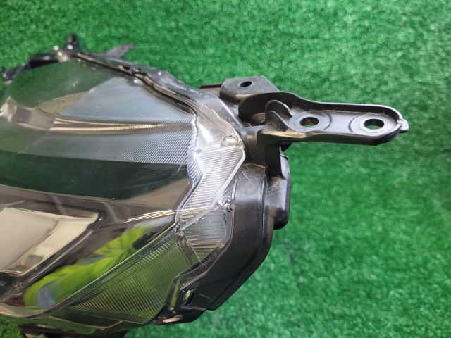 bontott SUZUKI S-CROSS Bal Ledes Fényszóró