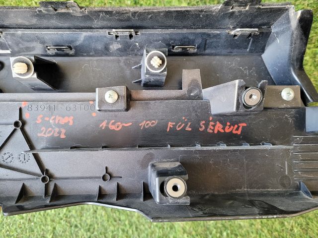 bontott SUZUKI S-CROSS Csomagtérajtó Díszléc