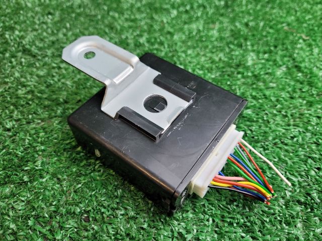 bontott SUZUKI S-CROSS Elektronika (Magában)