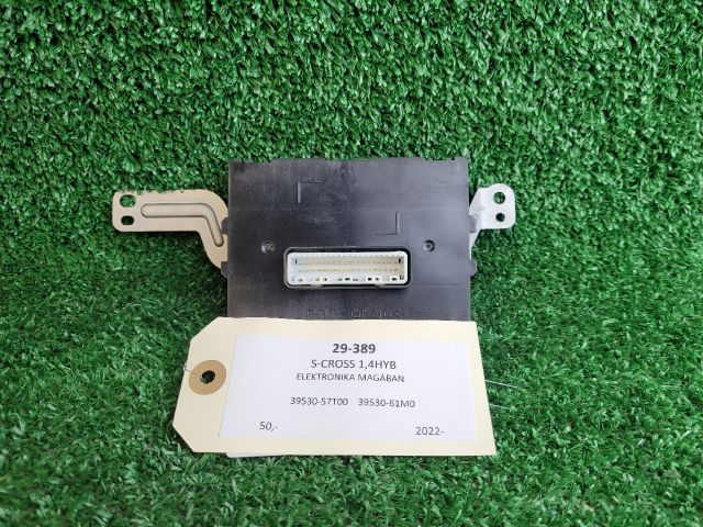 bontott SUZUKI S-CROSS Elektronika (Magában)