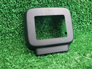 bontott SUZUKI S-CROSS Első Lökhárító Alsó Középső Díszrács