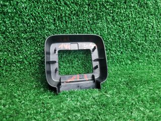 bontott SUZUKI S-CROSS Első Lökhárító Alsó Középső Díszrács