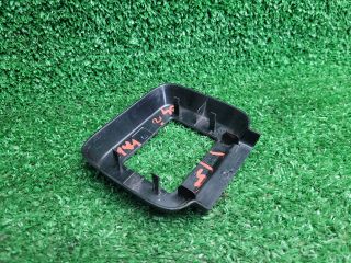 bontott SUZUKI S-CROSS Első Lökhárító Alsó Középső Díszrács