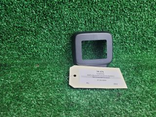 bontott SUZUKI S-CROSS Első Lökhárító Alsó Középső Díszrács