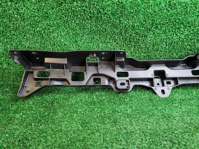 bontott SUZUKI S-CROSS Első Lökhárító Tartó Felső