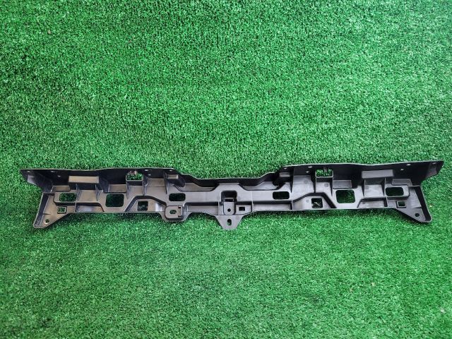 bontott SUZUKI S-CROSS Első Lökhárító Tartó Felső