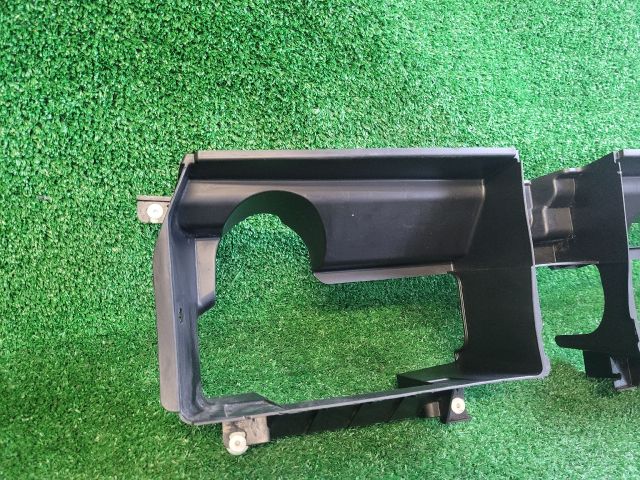 bontott SUZUKI S-CROSS Felső Hűtő Légterelő