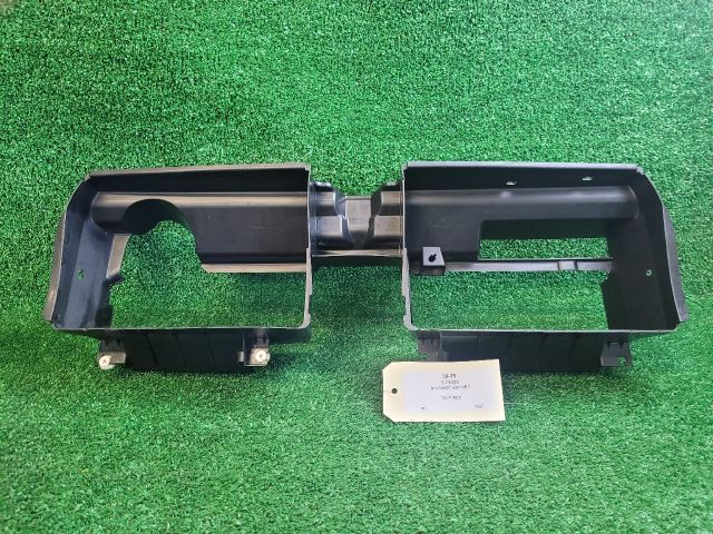 bontott SUZUKI S-CROSS Felső Hűtő Légterelő