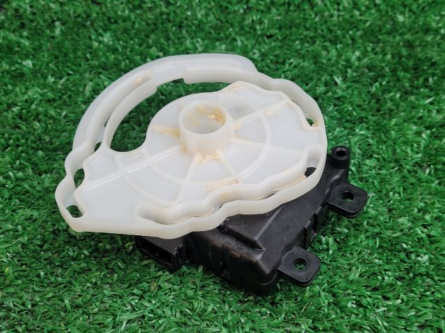 bontott SUZUKI S-CROSS Fűtés Állító Motor