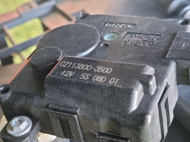 bontott SUZUKI S-CROSS Fűtés Box