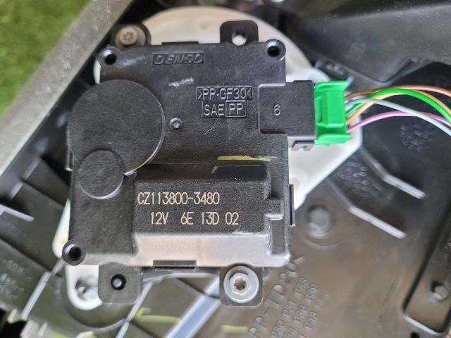 bontott SUZUKI S-CROSS Fűtés Box