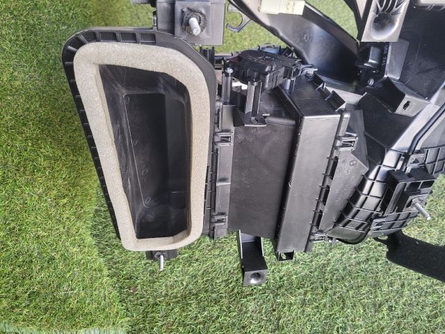 bontott SUZUKI S-CROSS Fűtés Box