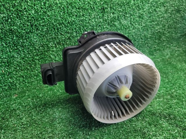 bontott SUZUKI S-CROSS Fűtőmotor (Klímás)