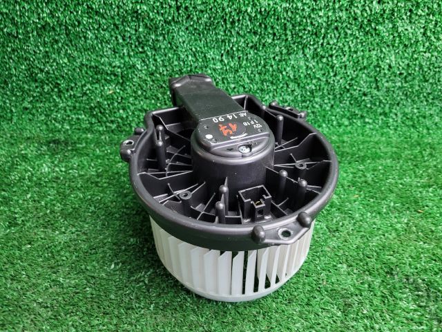 bontott SUZUKI S-CROSS Fűtőmotor (Klímás)