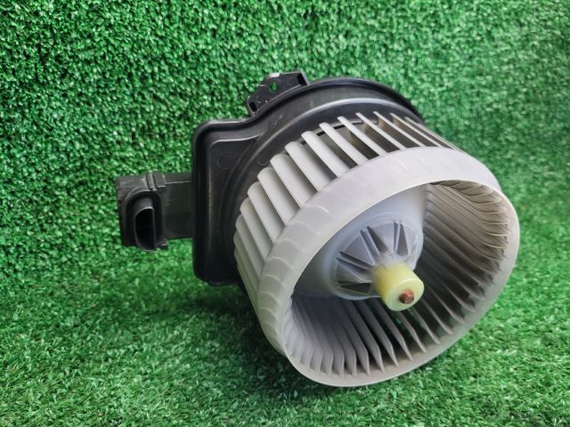 bontott SUZUKI S-CROSS Fűtőmotor (Klímás)