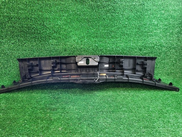 bontott SUZUKI S-CROSS Hátfal Burkolat