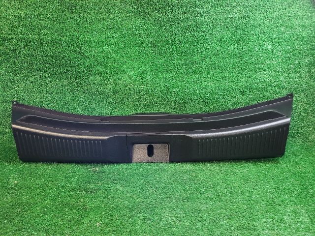 bontott SUZUKI S-CROSS Hátfal Burkolat