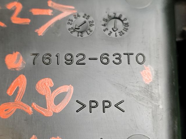 bontott SUZUKI S-CROSS Hátfal Burkolat