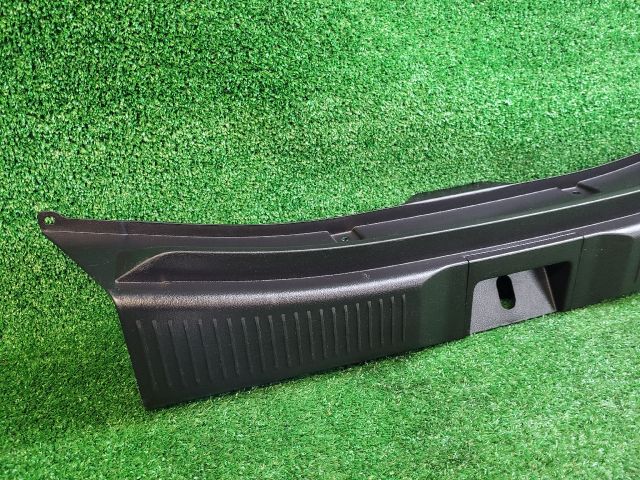 bontott SUZUKI S-CROSS Hátfal Burkolat