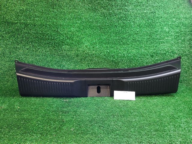 bontott SUZUKI S-CROSS Hátfal Burkolat